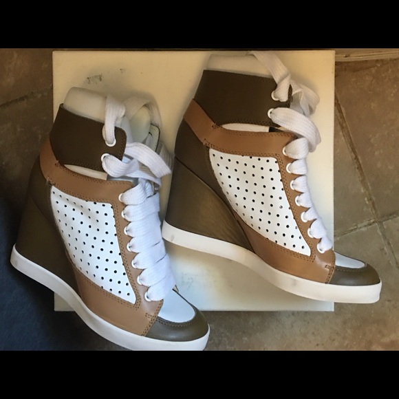 Shoes - Picture 2 of 4